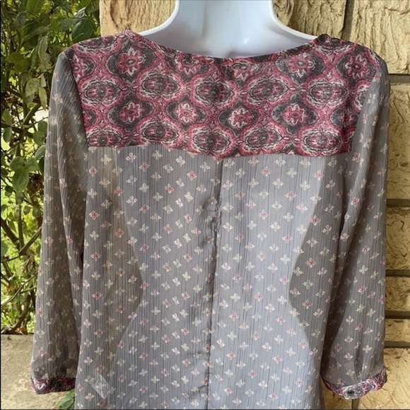 sheer blouse Gray & Pink Cover up Sheer Size Small good for beach Vacation - Picture 6 of 8
